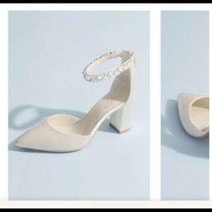 JEWEL BADGLEY MISCHKA
pointed toe satin block heels with crystal strap